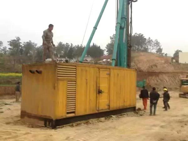 平罗如何判断水冷式机油散热器密封件是否需要更换？